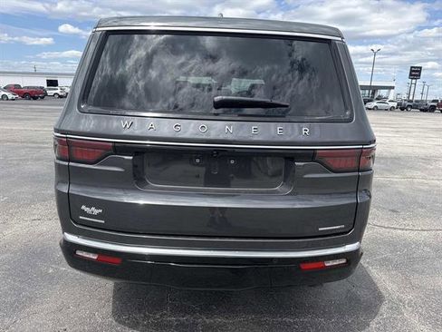 Used 2022 Jeep Wagoneer Series III w/ Premium Group I AWD/4WD image 5