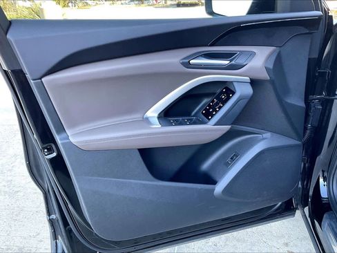 Certified 2025 Audi Q5 Premium w/ Convenience Package image 18