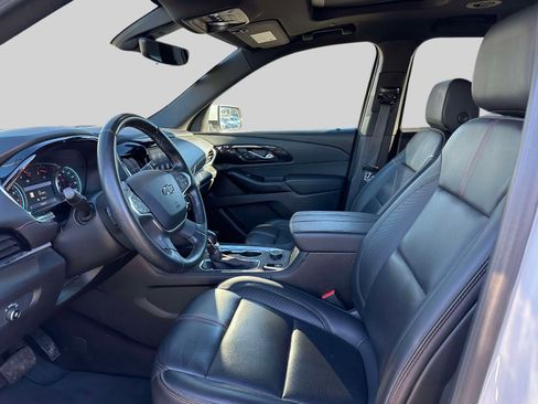 Used 2023 Chevrolet Traverse RS image 14