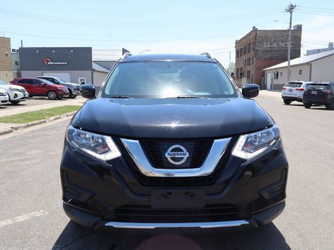 Used 2017 Nissan Rogue SV AWD/4WD image 2