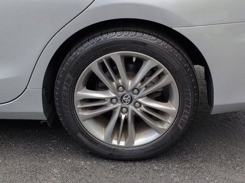 Used 2017 Toyota Camry SE FWD image 7