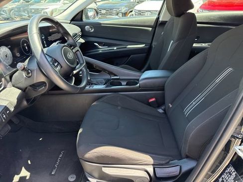 Used 2023 Hyundai Elantra SEL w/ Convenience Package FWD image 20
