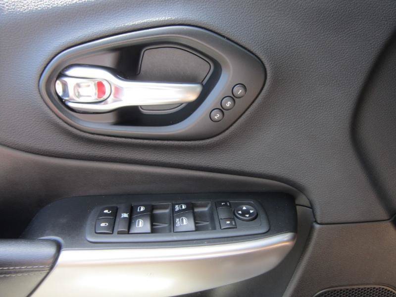 Used 2019 Jeep Cherokee High Altitude AWD/4WD image 26