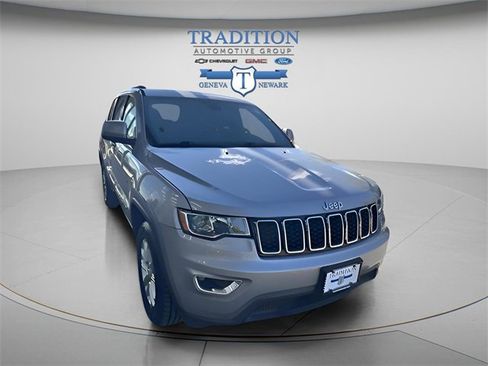 Used 2021 Jeep Grand Cherokee Laredo image 6