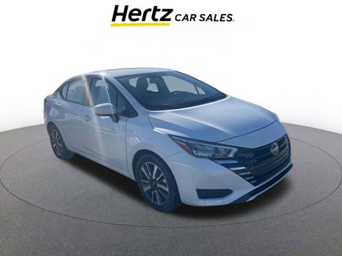 Used 2025 Nissan Versa SV image 1