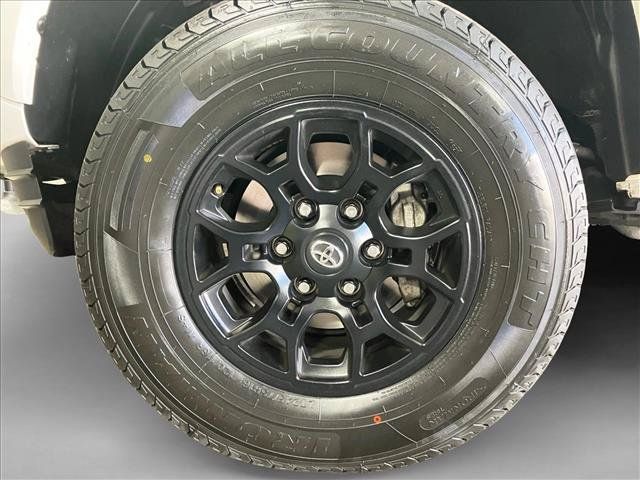 Used 2022 Toyota Tacoma SR5 RWD image 21