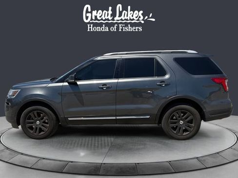 Used 2019 Ford Explorer XLT w/ Equipment Group 202A AWD/4WD image 2