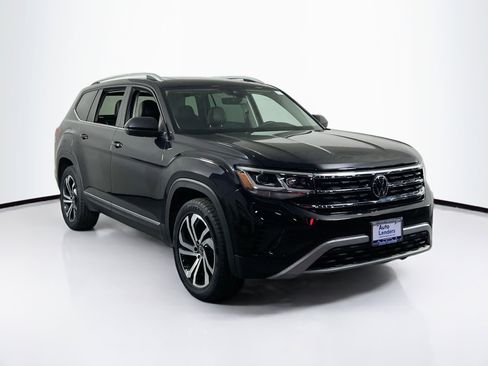 Used 2023 Volkswagen Atlas SEL AWD/4WD image 3