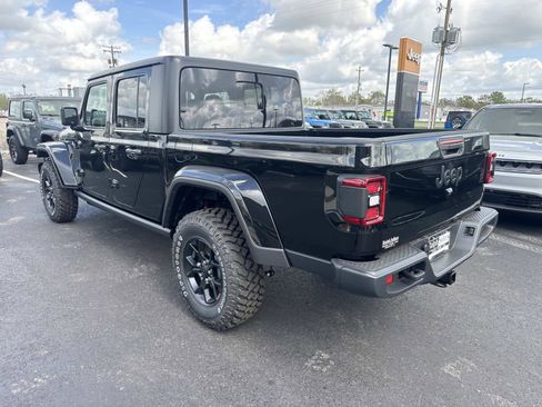 New 2026 Jeep Gladiator Sport AWD/4WD image 4