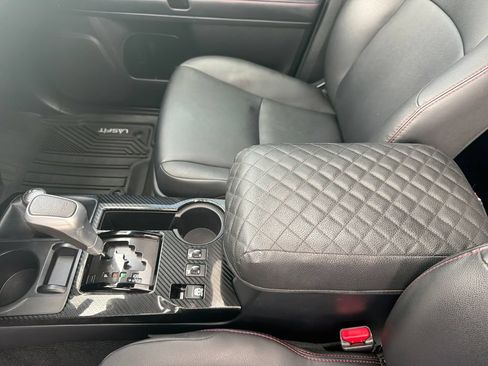 Used 2023 Toyota 4Runner TRD Off-Road Premium w/ Off Road Premium Plus Package AWD/4WD image 26