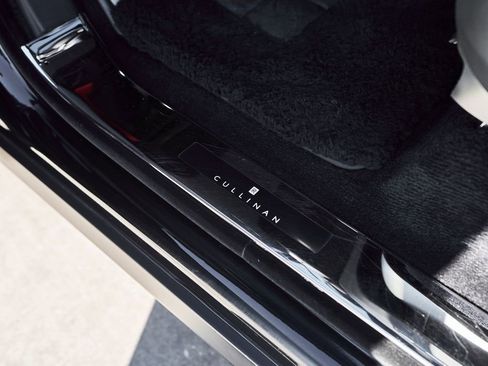 Used 2019 Rolls-Royce Cullinan AWD/4WD image 39