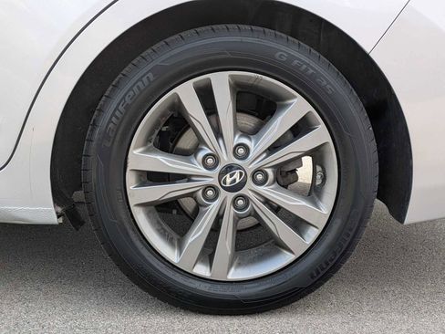 Used 2018 Hyundai Elantra SEL FWD image 13