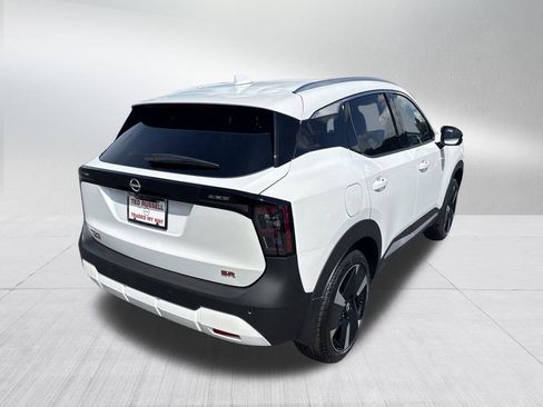 New 2025 Nissan Kicks SR FWD image 6