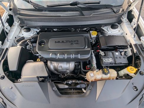 Used 2019 Jeep Cherokee Latitude w/ Popular Appearance Group image 20