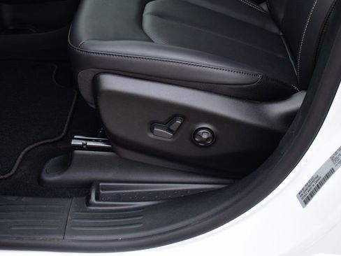 New 2026 Chrysler Pacifica Select w/ S Appearance Package FWD image 18