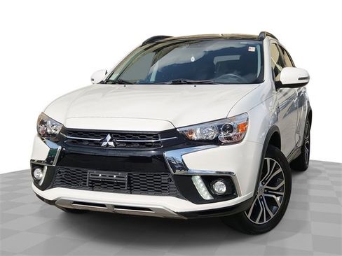 Used 2018 Mitsubishi Outlander Sport SEL image 1