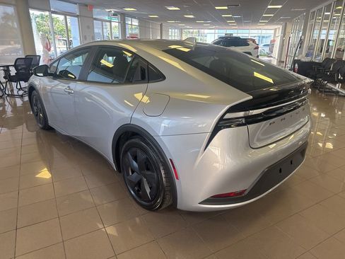 New 2025 Toyota Prius Plug-In Hybrid image 4