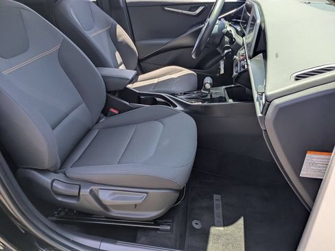 Used 2025 Kia Niro LX FWD image 28