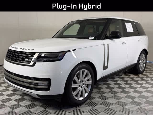 Used 2025 Land Rover Range Rover SE AWD/4WD image 2