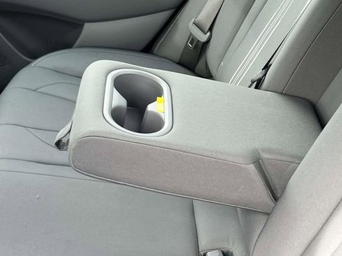 Used 2025 Hyundai Elantra SEL image 11