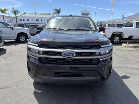 Used 2024 Ford Expedition XLT AWD/4WD image 3