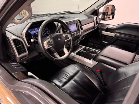 Used 2020 Ford F350 Lariat w/ Chrome Package image 14