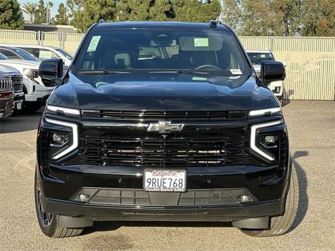 Used 2025 Chevrolet Suburban RST image 2