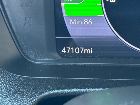 Used 2023 Chevrolet Bolt EUV LT w/ Driver Confidence Package FWD image 3