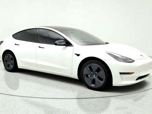 Used 2021 Tesla Model 3 Standard Range Plus RWD image 3