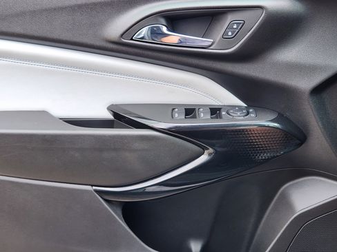 Certified 2025 Chevrolet Trax LT w/ LT Convenience Package image 19