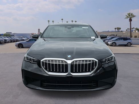 New 2026 BMW 530i w/ Convenience Package image 2