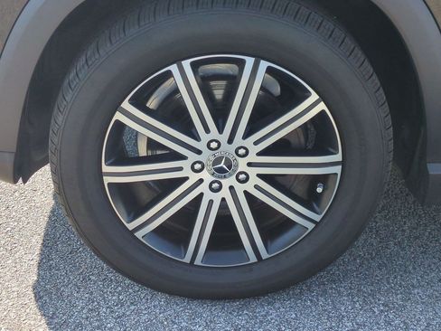 Used 2024 Mercedes-Benz GLE 350 4MATIC image 11