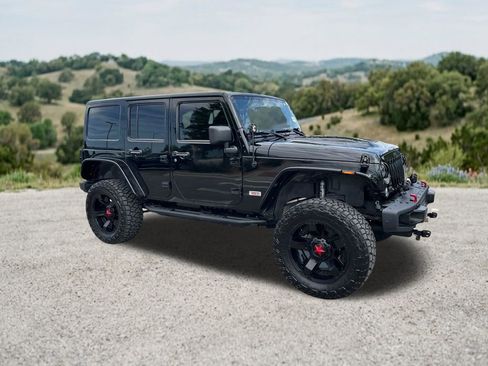 Used 2013 Jeep Wrangler Unlimited Rubicon AWD/4WD image 12