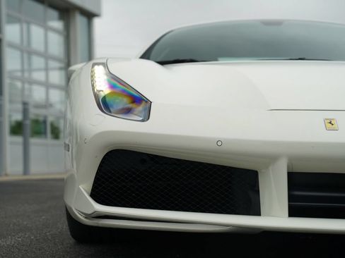Used 2017 Ferrari 488 GTB RWD image 33