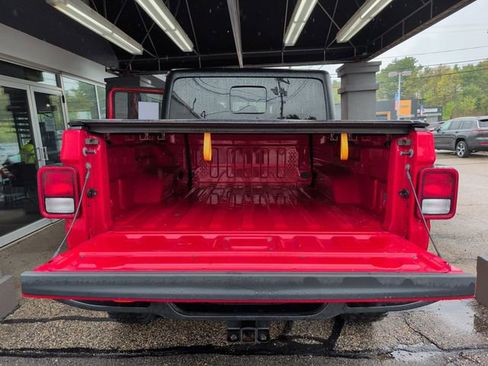 Used 2023 Jeep Gladiator Mojave w/ Cold Weather Group AWD/4WD image 31