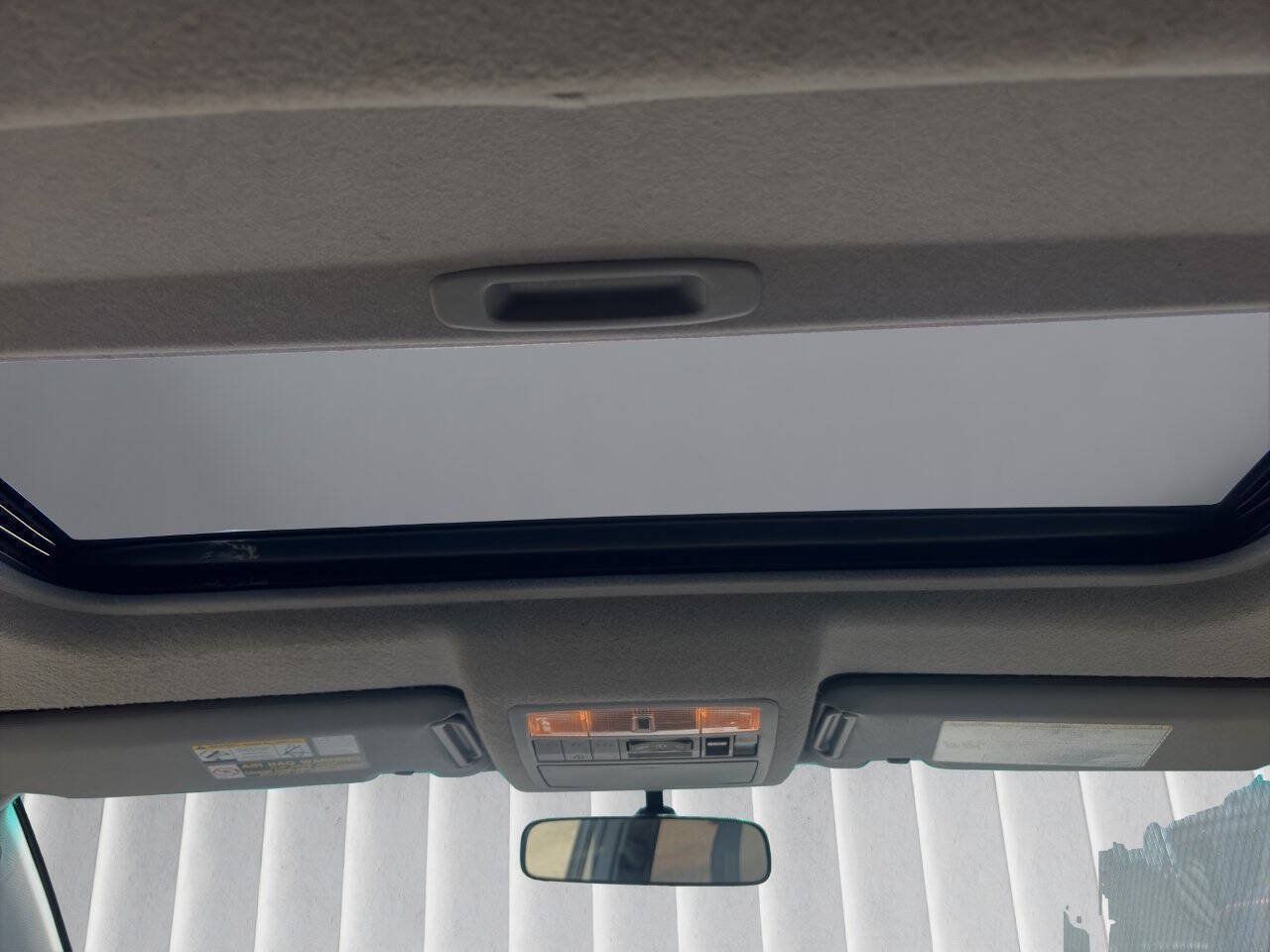 Used 2010 Toyota Highlander SE AWD/4WD image 15