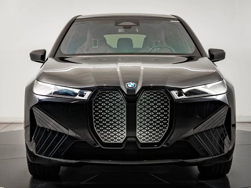 Used 2023 BMW iX xDrive50 w/ Sport Package AWD/4WD image 2