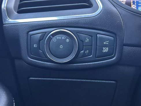 Used 2022 Ford Edge Titanium image 20