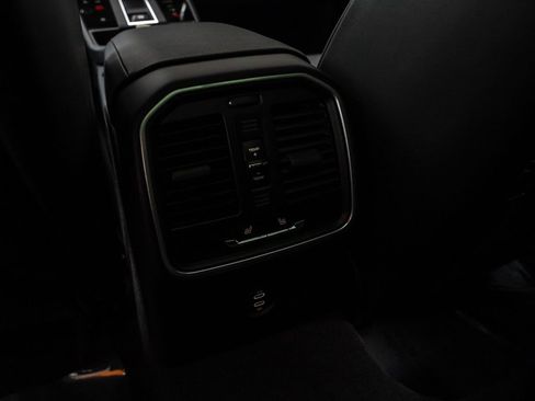 New 2026 Porsche Macan image 33