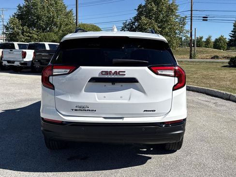 Used 2023 GMC Terrain SLT w/ Elevation Edition AWD/4WD image 10