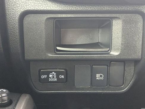 Used 2019 Toyota Tacoma SR5 image 22