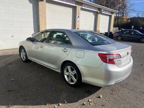 Used 2012 Toyota Camry LE image 6