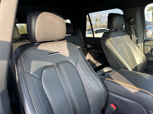 Used 2023 Ford Expedition Platinum image 27