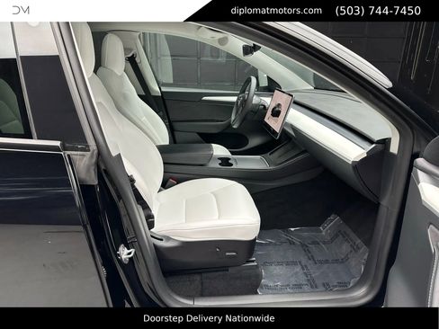 Used 2022 Tesla Model Y Performance image 20