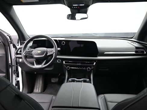 Used 2026 Chevrolet Traverse LT FWD image 28