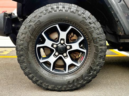 Used 2019 Jeep Wrangler Unlimited Rubicon AWD/4WD image 32