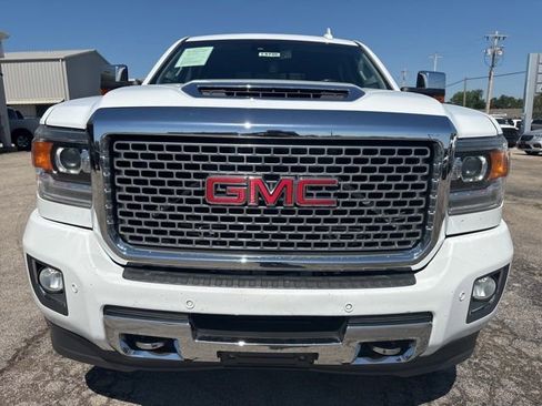 Used 2017 GMC Sierra 2500 Denali w/ Duramax Plus Package AWD/4WD image 16