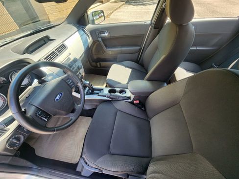 Used 2010 Ford Focus SES FWD image 6