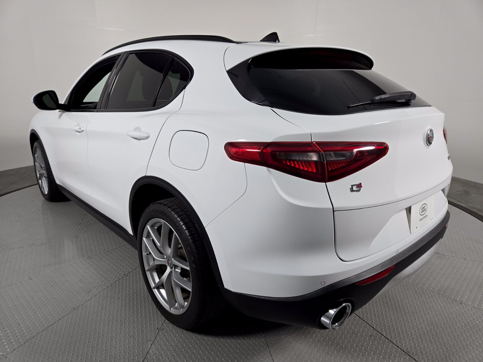 Used 2018 Alfa Romeo Stelvio Ti Sport AWD/4WD image 17