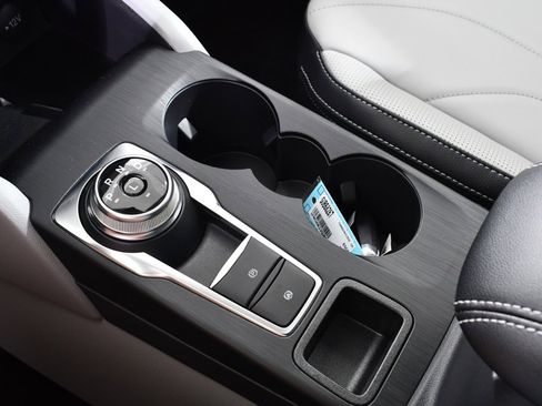 New 2025 Ford Escape SE w/ PHEV Premium Package image 31